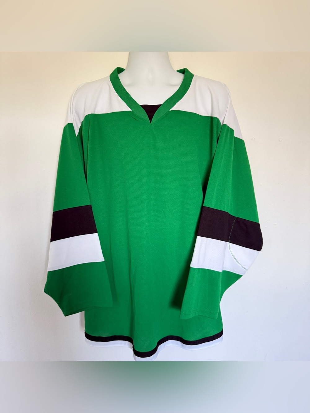 Athletic Knit Hockey Jersey #90 2XL Long Sleeve Green Polyester Stylish Comfy